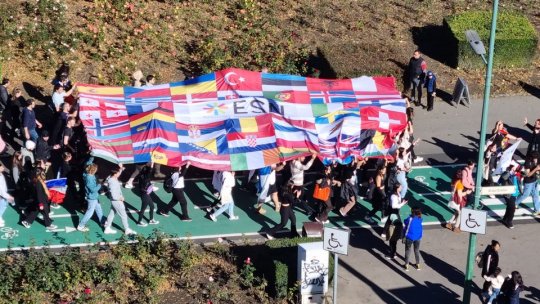 La Brașov, parada steagurilor lumii