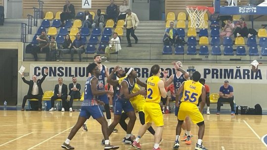 Echipa de baschet masculin Corona Braşov îşi continuă parcursul bun din Liga Naţională