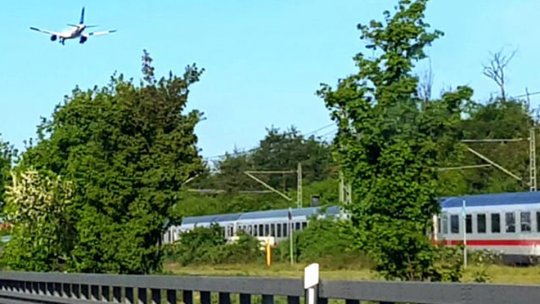 Tinerii în vârstă de 18 ani pot călători gratuit prin Europa