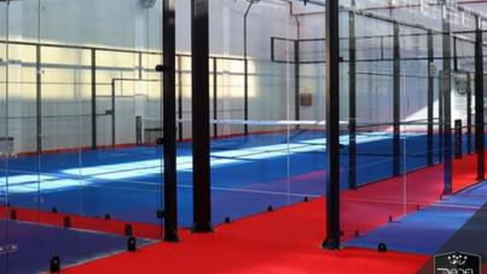 Brașovul găzduiește cel mai mare turneu de padel organizat vreodată în România
