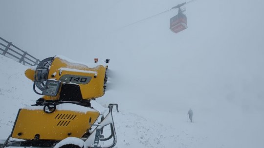 În Poiana Brașov au început pregătirile pentru sezonul de schi