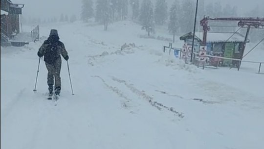 Se va putea schia în condiții bune la Azuga și Mădăraș, în minivacanță