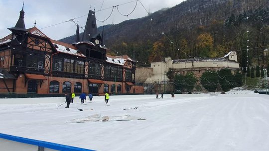 Se lucrează intens la patinoarul de la Baza Olimpia