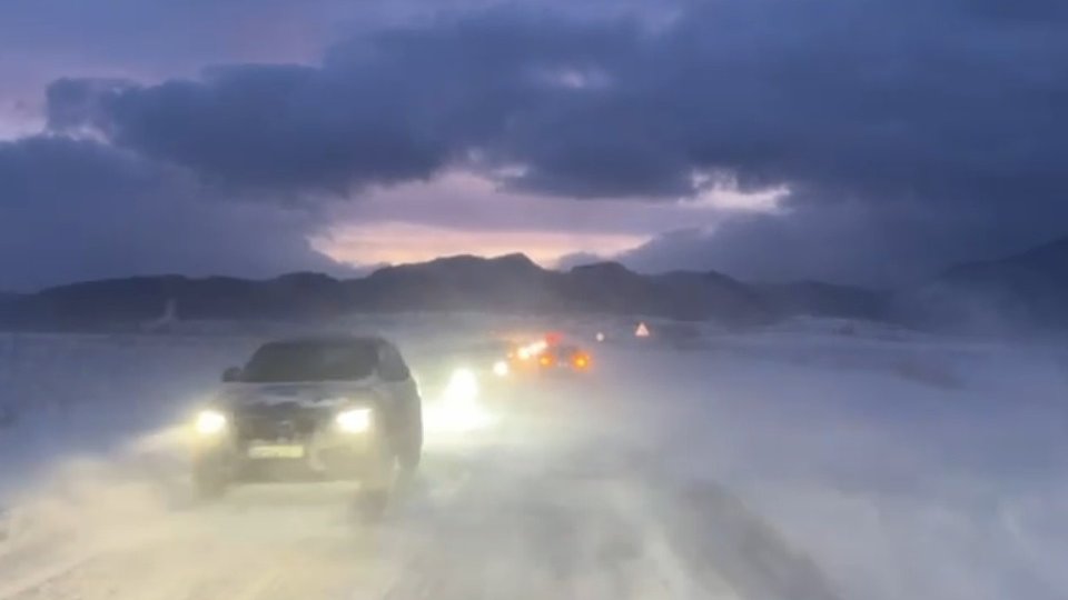 Viscolește pe DN73, în zona Bran. Evitați deplasările!