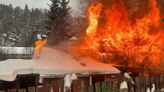 Incendiu la o casă din Predeal