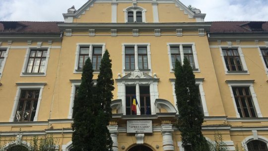 Colegiul Național "Àprily Lajos" din Braşov este pe lista școlilor model din România