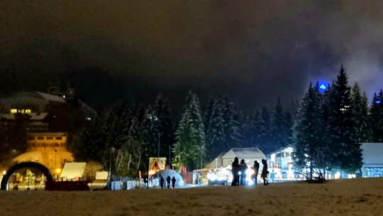 Cei care vor să petreacă sărbătorile în Poiana Brașov trebuie să plătească sute de euro de persoană