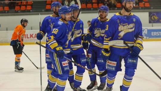 Hochei. Corona, victorie fără emoții cu Fenestela