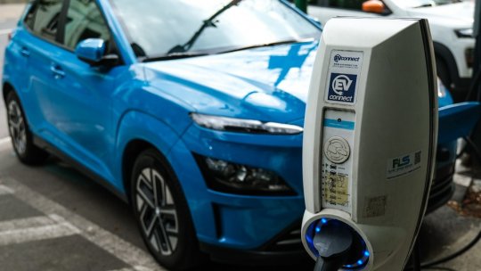 Încărcarea mașinilor electrice și hibrid va costa 1,4 lei/kwh