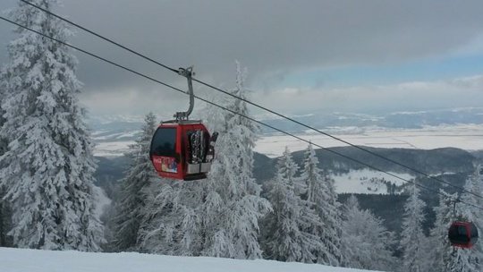 Telegondola și telescaunul Ruia nu funcționează din cauza vântului puternic