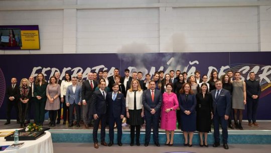 Federația Română de Scrimă i-a premiat pe antrenorii brașoveni Rareş Dumitrescu, Marius Gălăţanu şi Ciprian Gălăţanu