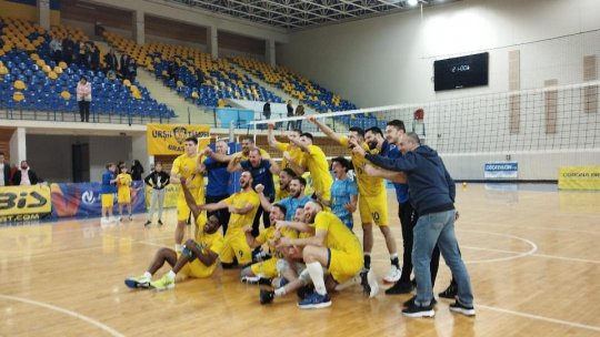 La volei masculin, brașovenii au reușit surpriza etapei și a campionatului