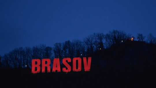 Literele de pe Tâmpa și clădirea Primăriei, iluminate în roșu de Ziua Europeană a Numărului de Urgență 112