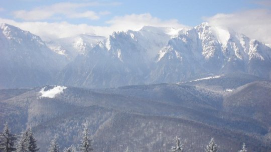 Avertizare ANM de viscol în Carpaţii Meridionali şi de Curbură