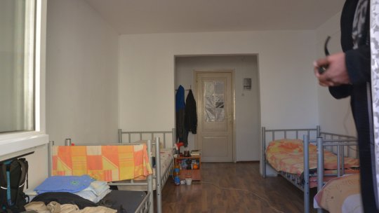 Aglomerație la centrul pentru persoane fără adăpost din Brașov