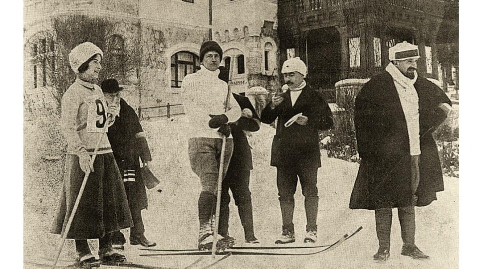 Începuturile sporturilor de iarnă din România, în expoziție la Bruxelles