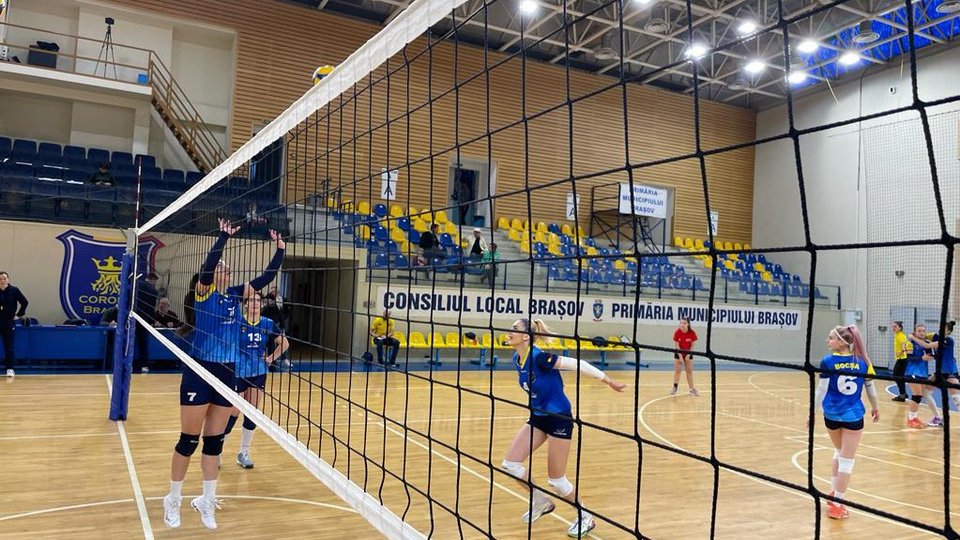 Victorie pentru Corona Brașov, la volei feminin