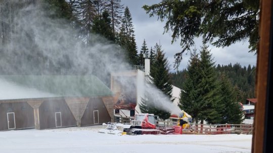Se produce zăpadă artificială în Poiana Brașov