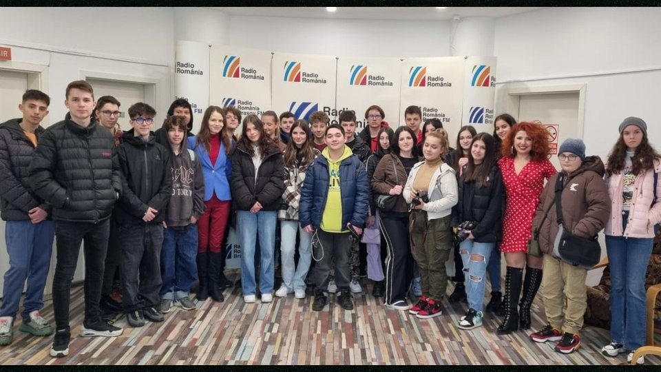 Radio România Brașov FM a redevenit, astăzi, o Școală Altfel