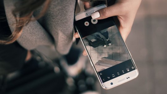 #NoSelfiesDay - Despre o imagine online corectă și sănătoasă, la Radio România Brașov FM, cu Andreea Madlen