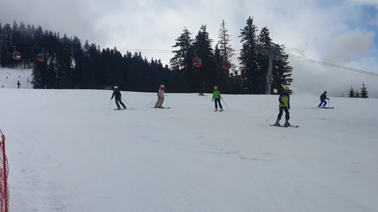 Ture de schi și în condiții de primăvară, în Poiana Brașov!