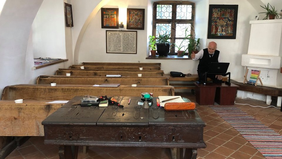 Părintele Vasile Oltean devine oficial Cetățean de onoare al orașului, miercuri seară