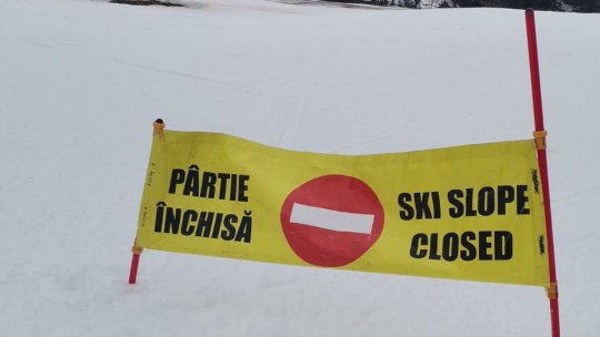 Tot mai puține pârtii de schi rămân deschise în Poiana Brașov
