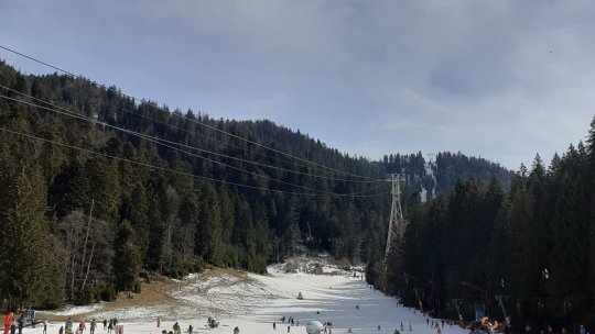 Încă se schiază în Postăvarul