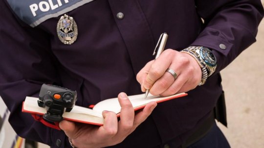 Patru polițiști brașoveni, reținuți într-un dosar de corupție