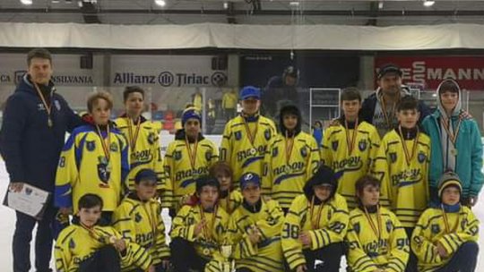 Locul 2 la Allianz-Țiriac Trophy, pentru Corona Brașov U12