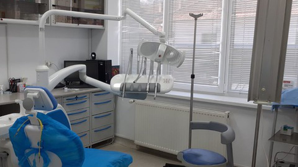 Tratament stomatologic gratuit pentru copii, la cabinetele din școli, dar și în privat