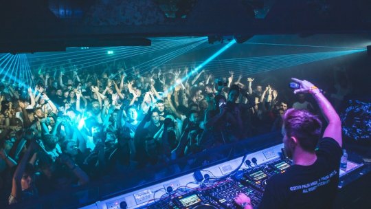 Dezamăgire mare printre cei prezenți duminică la Massif. Nicky Romero și-a anulat spectacolul din Poiană