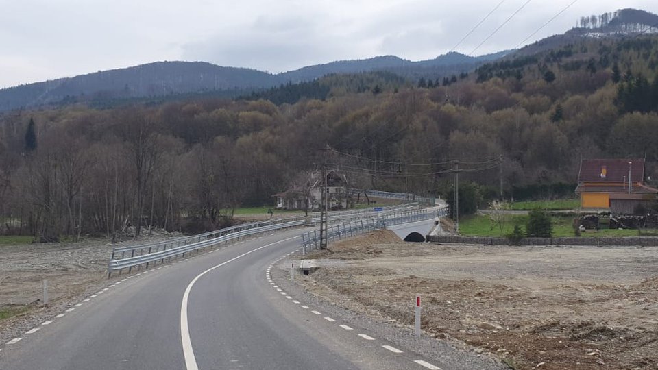Au fost finalizate lucrările de modernizare a drumului județean dintre Victoria și Viștișoara