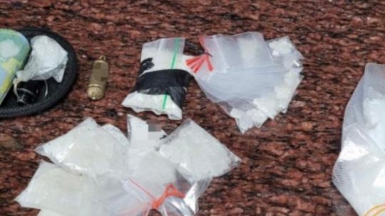 Traficant de droguri înarmat până în dinți, prins la Piatra Neamț