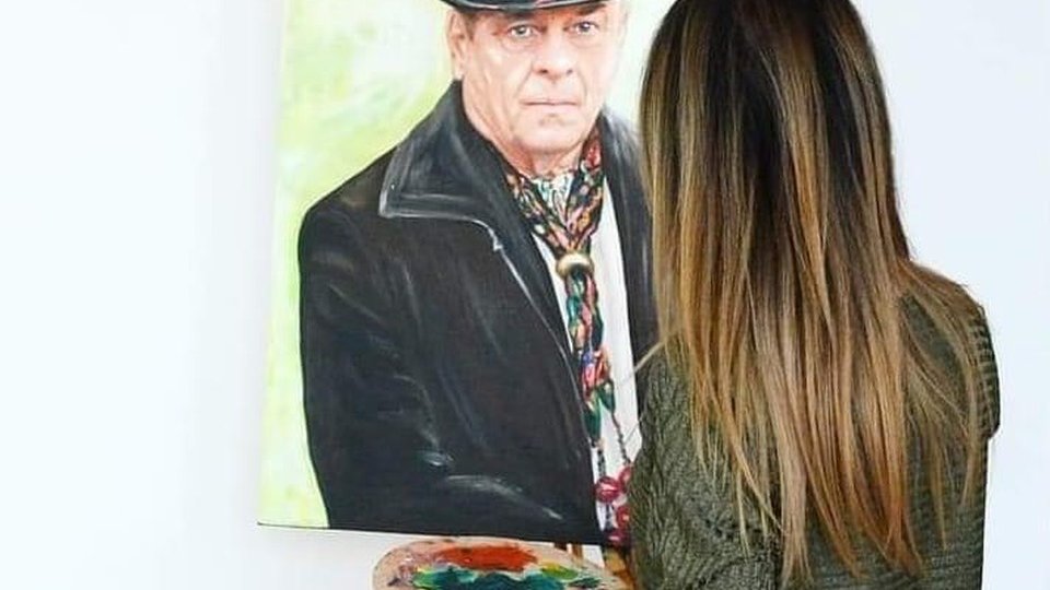 Concurs de fotografii în costum tradițional