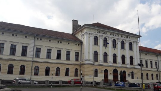 6 elevi de la Colegiu Național "Andrei Șaguna" vor participa la un concurs internațional de fizică, la Paris