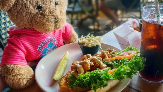 De Paște, românii au cheltuit aproape dublu pe mâncare, dar mai puțin pe jucării