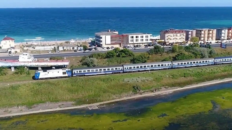 Mai multe trenuri către litoral cu prilejul minivacanței de 1 Mai