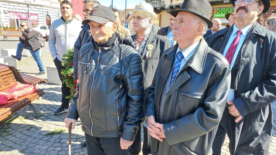 Ziua Veteranilor de Război, marcată la Brașov, din 11 câți mai trăiesc, unul a fost prezent la ceremonie