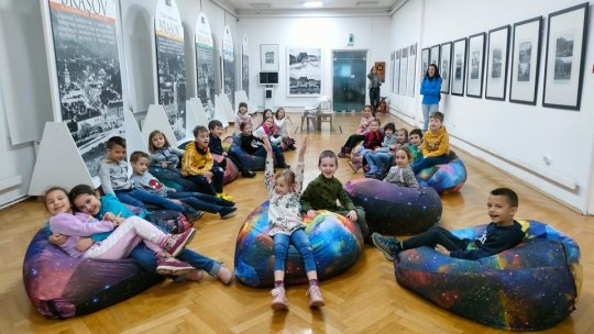 Muzeul de Artă a devenit o "Școală Altfel" pentru aproape 700 de elevi brașoveni și bucureșteni