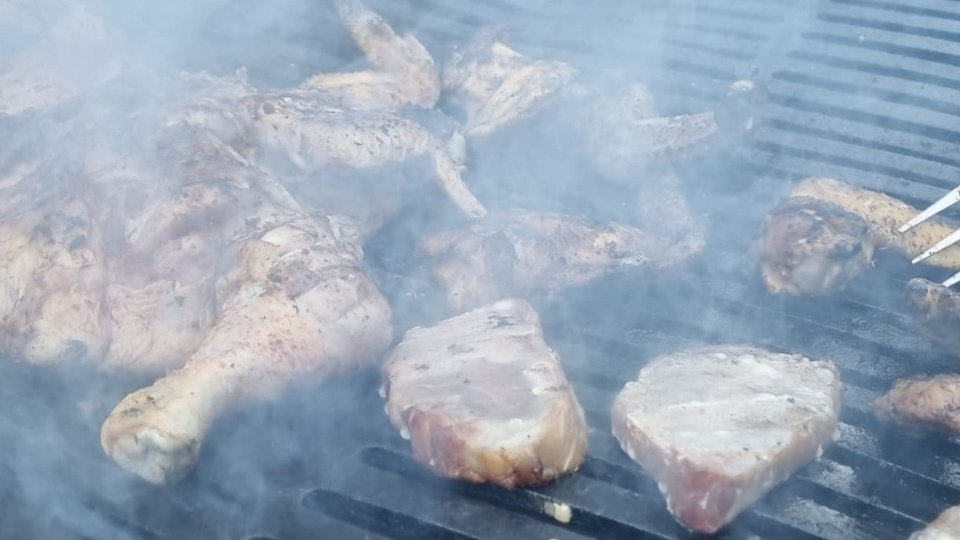 "Cod roșu" de fum de... grătare! Brașovenii, 1 Mai petrecăreț ca altul
