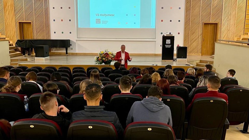 "Liderii de mâine în Țara Făgărașului", la Universitatea Transilvania
