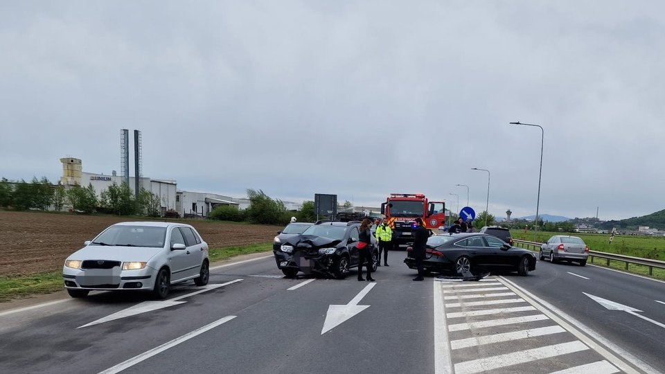 Accident pe Șoseaua Cristianului. Se circulă cu restricții