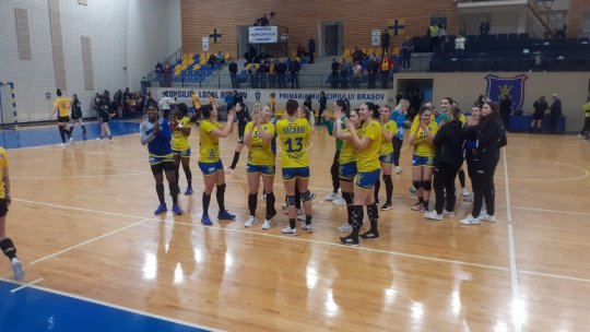 Victorie, pentru handbalistele Coronei, în primul meci al turneului de promovare de la Brașov