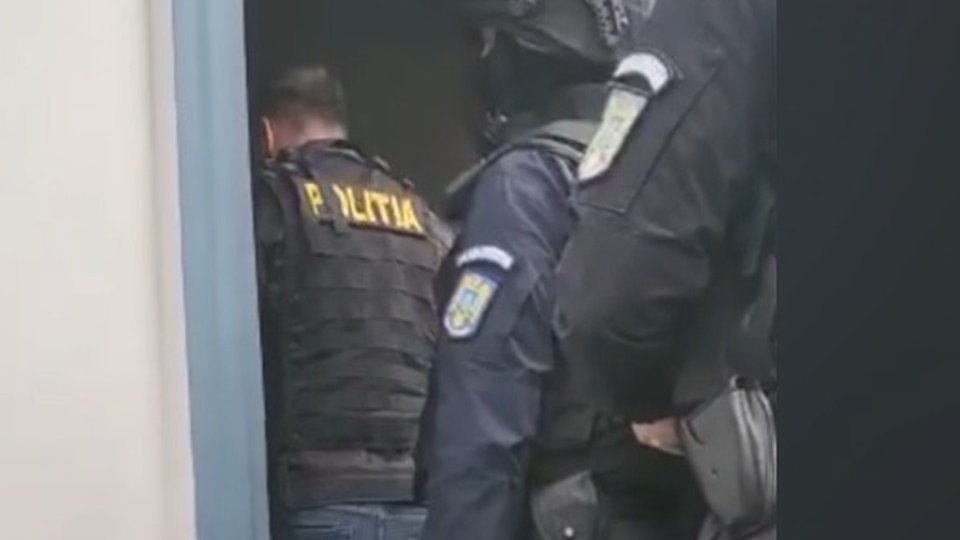 Directorul Serviciului Public Local de Termoficare Braşov, reținut pentru 24 de ore