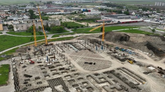 Sala Polivalentă, la stadiul turnării fundației și stâlpilor de rezistență