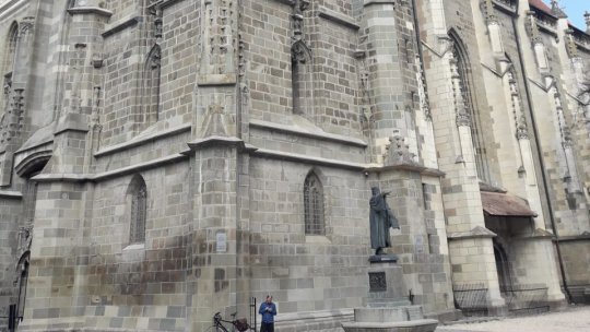 Față nouă pentru curtea Bisericii Negre