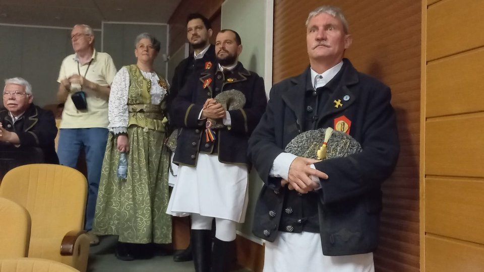 Junii Dorobanți împlinesc, azi, 100 de ani