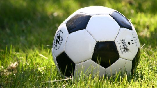 În Superliga de fotbal se știu echipele retrogradate și cele care merg la baraj