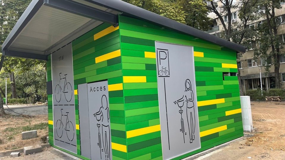 Primele parcări închise pentru biciclete au fost amplasate în trei cartiere brașovene